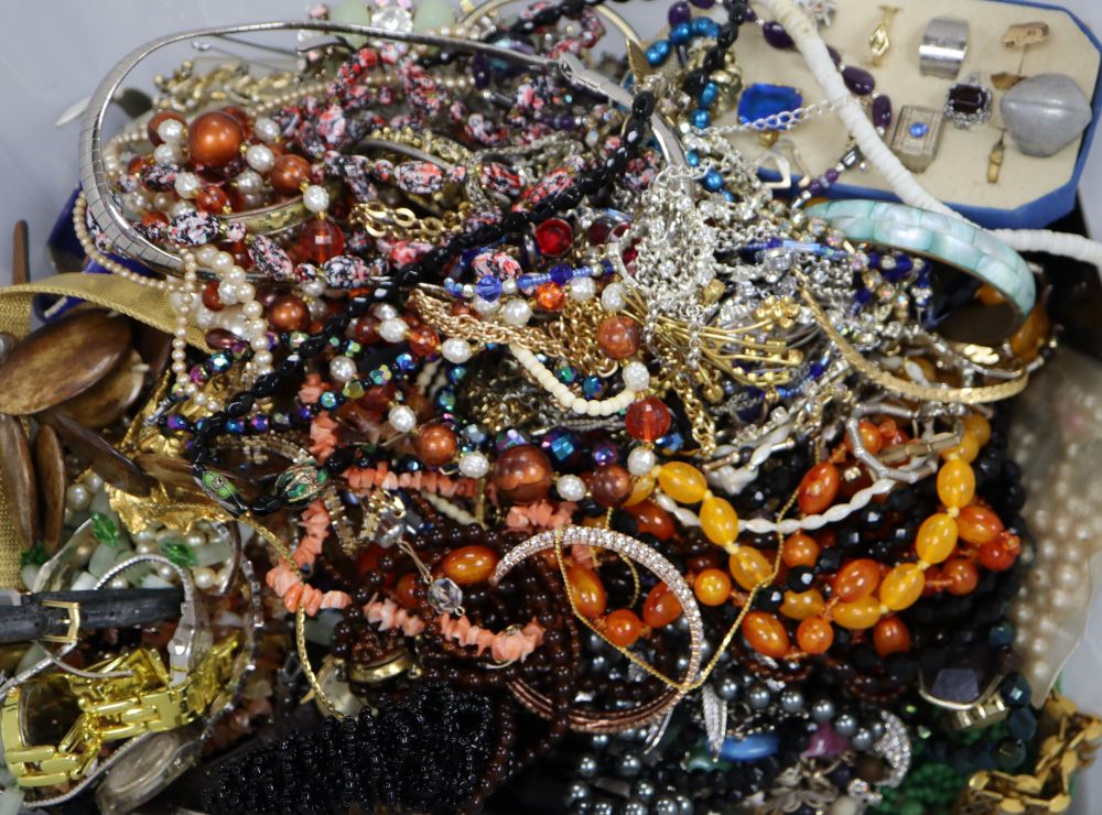 A large quantity of assorted costume jewellery.